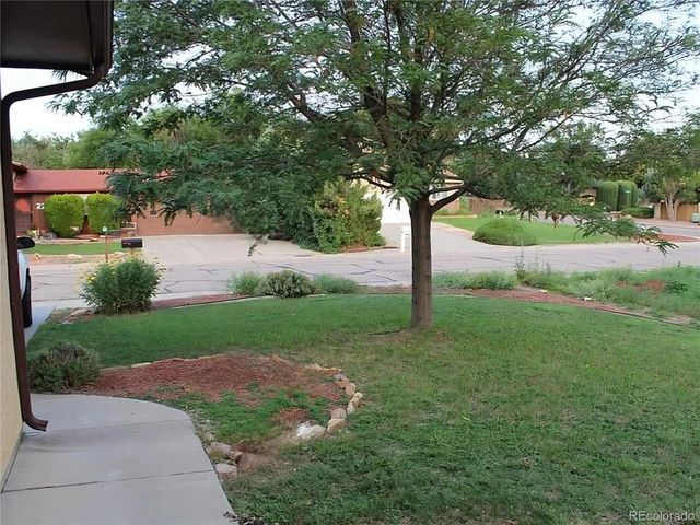 2 BitterWeed, Pueblo, CO 81001