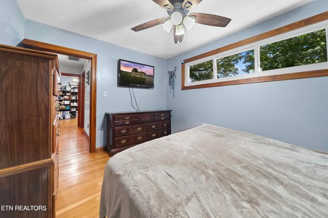 1016 Swan Pond Circle Rd, Harriman, TN 37748