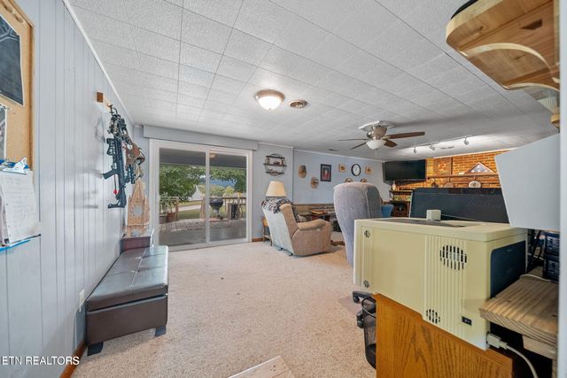 1016 Swan Pond Circle Rd, Harriman, TN 37748