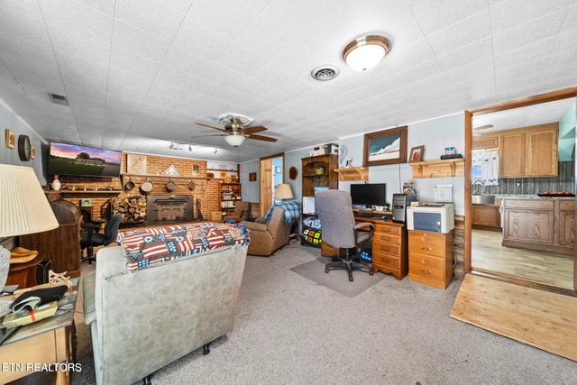 1016 Swan Pond Circle Rd, Harriman, TN 37748