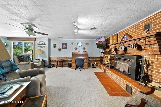 1016 Swan Pond Circle Rd, Harriman, TN 37748