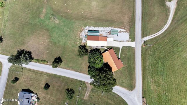 1016 Swan Pond Circle Rd, Harriman, TN 37748