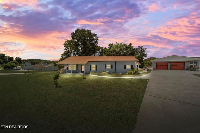 1016 Swan Pond Circle Rd, Harriman, TN 37748