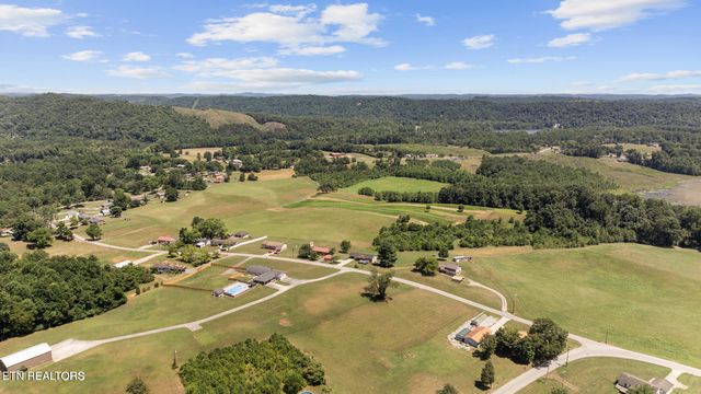 1016 Swan Pond Circle Rd, Harriman, TN 37748
