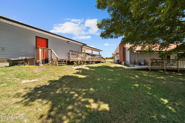 1016 Swan Pond Circle Rd, Harriman, TN 37748