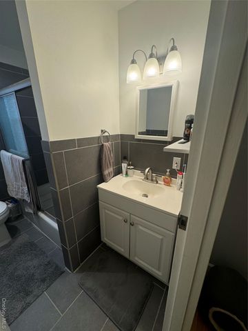 20 Main Street Apt 7, Garnerville, NY 10923