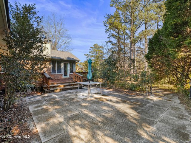 6101 Albatross Drive, New Bern, NC 28560