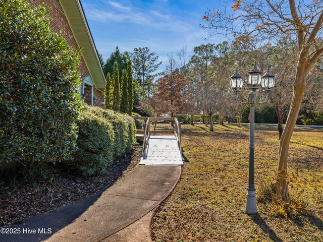 6101 Albatross Drive, New Bern, NC 28560