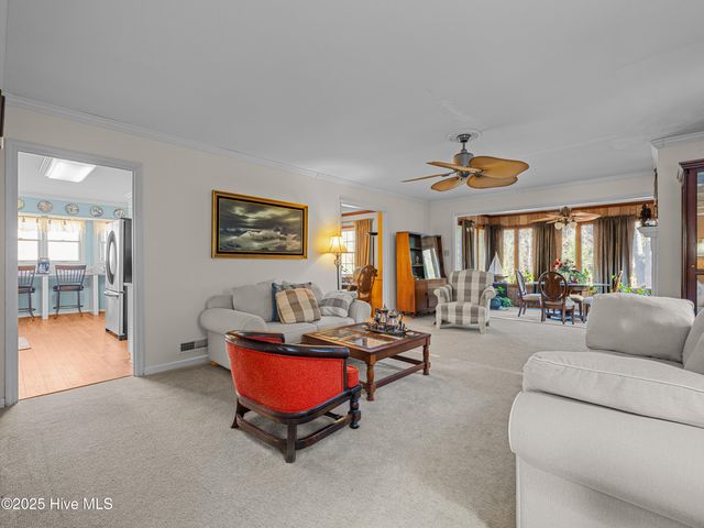 6101 Albatross Drive, New Bern, NC 28560