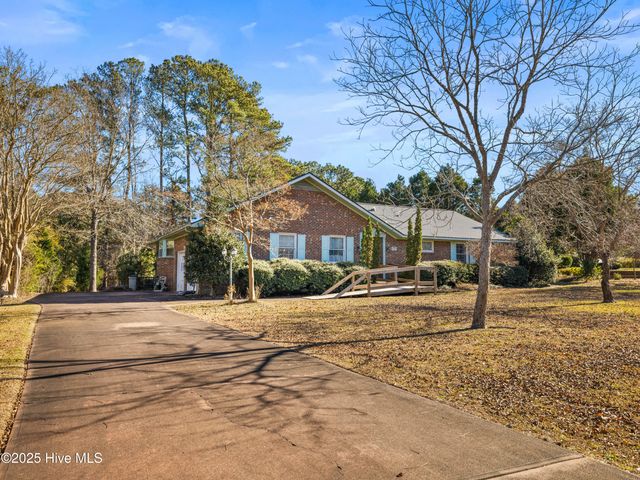 6101 Albatross Drive, New Bern, NC 28560
