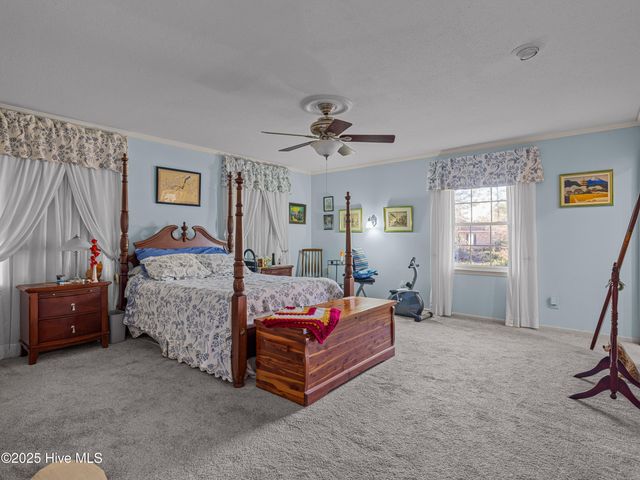 6101 Albatross Drive, New Bern, NC 28560