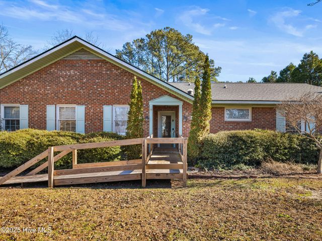6101 Albatross Drive, New Bern, NC 28560