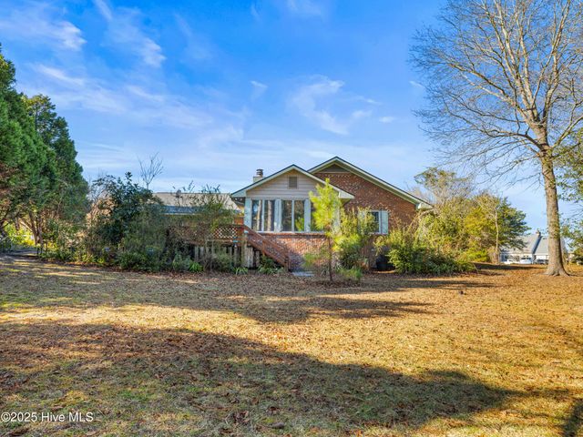 6101 Albatross Drive, New Bern, NC 28560