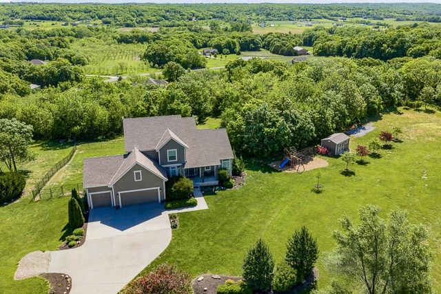 17530 254th Street, Tonganoxie, KS 66086