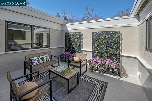 1141 Ptarmigan Dr 6, Walnut Creek, CA 94595