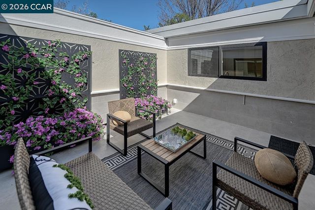 1141 Ptarmigan Dr 6, Walnut Creek, CA 94595