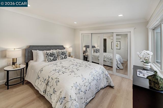 1141 Ptarmigan Dr 6, Walnut Creek, CA 94595