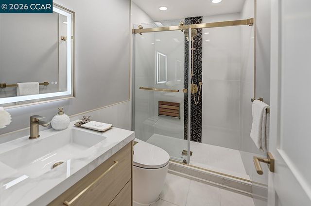 1141 Ptarmigan Dr 6, Walnut Creek, CA 94595