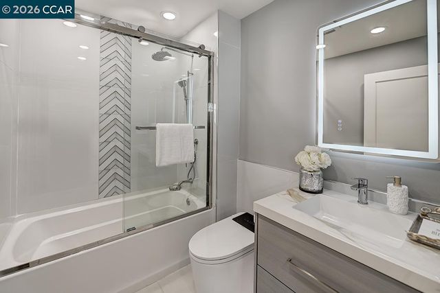 1141 Ptarmigan Dr 6, Walnut Creek, CA 94595