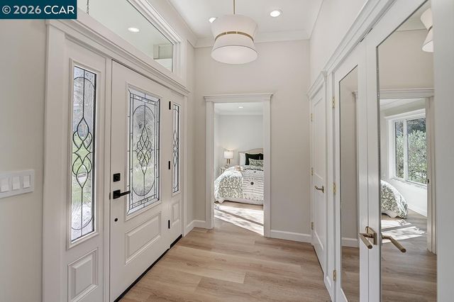 1141 Ptarmigan Dr 6, Walnut Creek, CA 94595