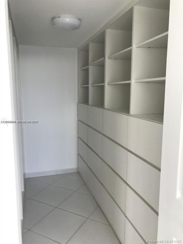 16546 NE 26th Ave 4C, North Miami Beach, FL 33160