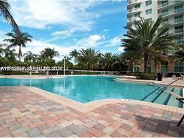 16546 NE 26th Ave 4C, North Miami Beach, FL 33160