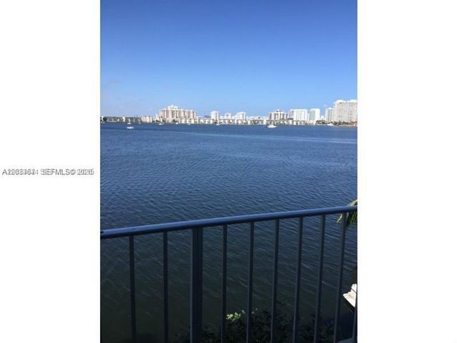 16546 NE 26th Ave 4C, North Miami Beach, FL 33160