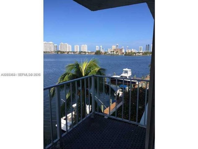 16546 NE 26th Ave 4C, North Miami Beach, FL 33160