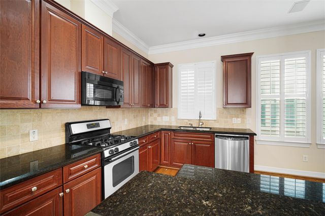 2150 Bancroft Street, Houston, TX 77027