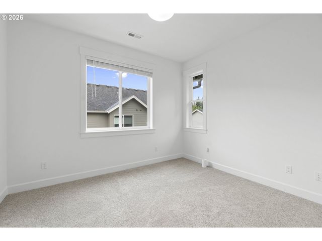 14509 Se FAIRCREST St, Clackamas, OR 97015