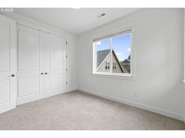 14509 Se FAIRCREST St, Clackamas, OR 97015