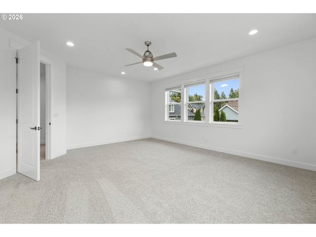 14509 Se FAIRCREST St, Clackamas, OR 97015