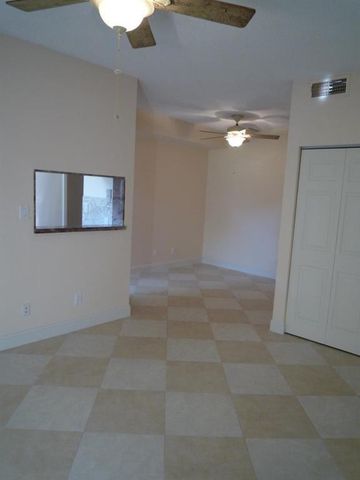 800 Cypress Park Way M, Pompano Beach, FL 33064
