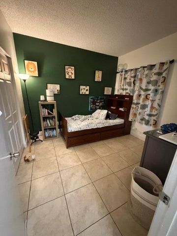 800 Cypress Park Way M, Pompano Beach, FL 33064