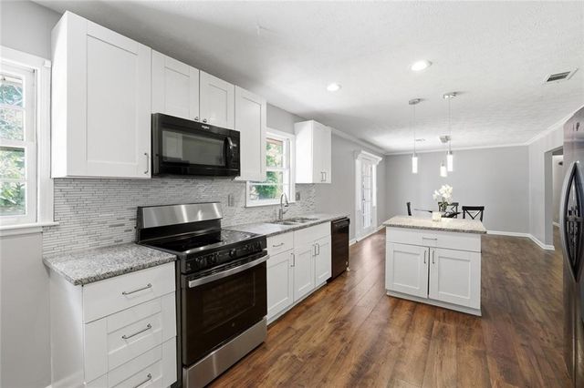 1303 Mohawk Drive, Lawrenceville, GA 30043