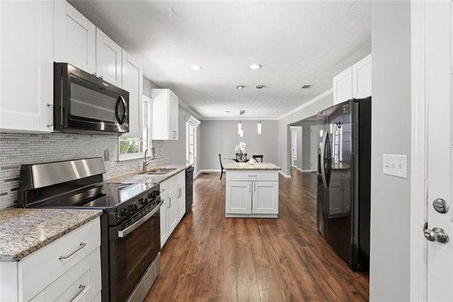 1303 Mohawk Drive, Lawrenceville, GA 30043