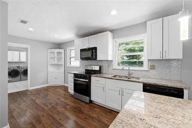 1303 Mohawk Drive, Lawrenceville, GA 30043