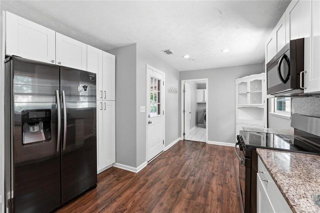 1303 Mohawk Drive, Lawrenceville, GA 30043
