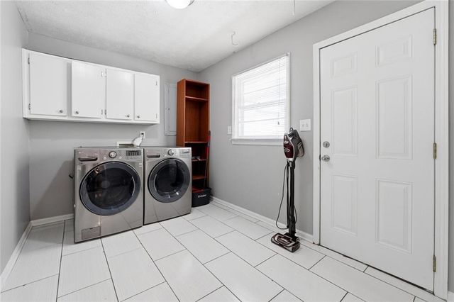 1303 Mohawk Drive, Lawrenceville, GA 30043