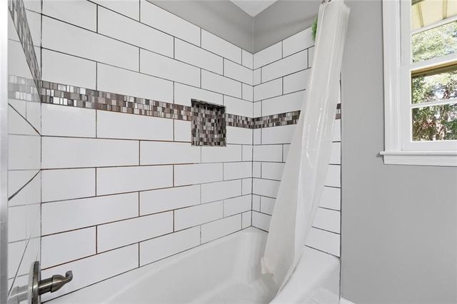 1303 Mohawk Drive, Lawrenceville, GA 30043