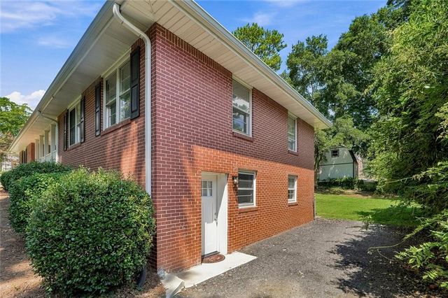 1303 Mohawk Drive, Lawrenceville, GA 30043