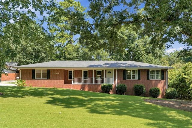 1303 Mohawk Drive, Lawrenceville, GA 30043