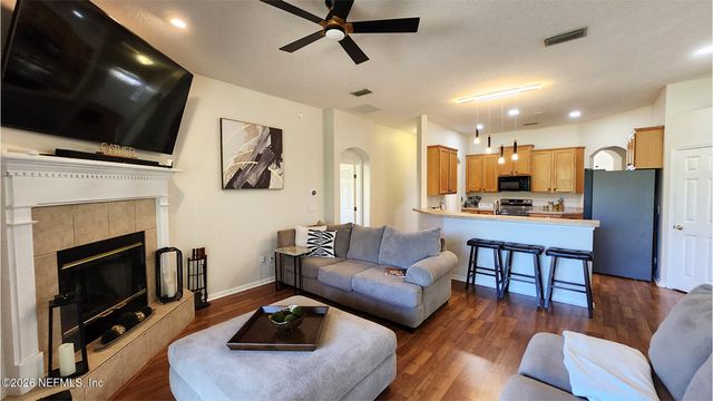 1941 WAGES Way, Jacksonville, FL 32218