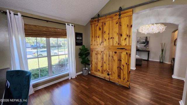 1941 WAGES Way, Jacksonville, FL 32218