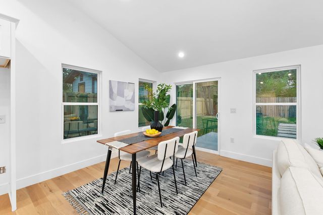 8305 Briarwood LN, Austin, TX 78757