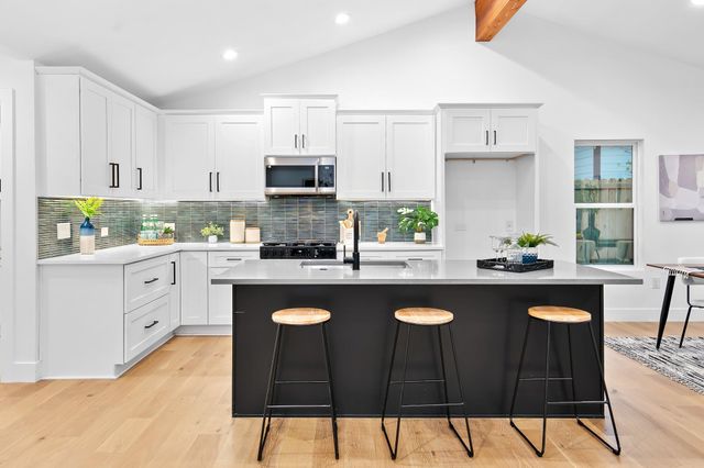 8305 Briarwood LN, Austin, TX 78757