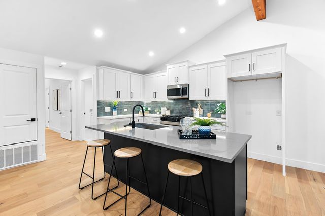 8305 Briarwood LN, Austin, TX 78757