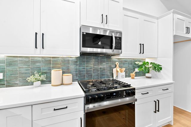 8305 Briarwood LN, Austin, TX 78757