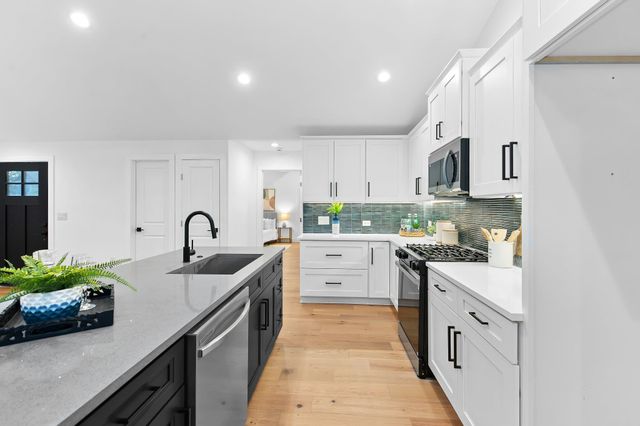 8305 Briarwood LN, Austin, TX 78757