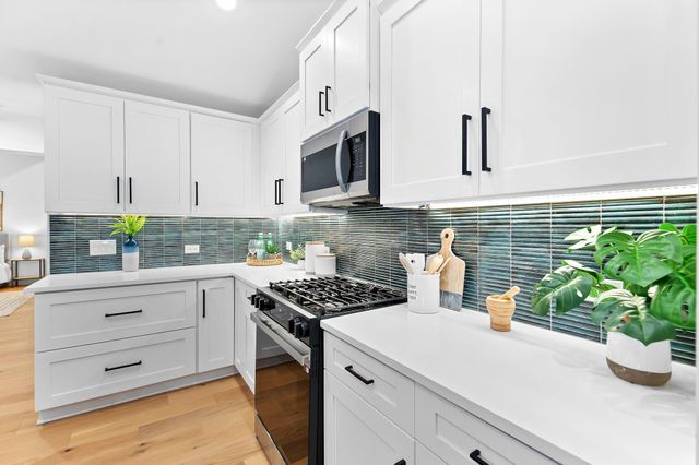 8305 Briarwood LN, Austin, TX 78757